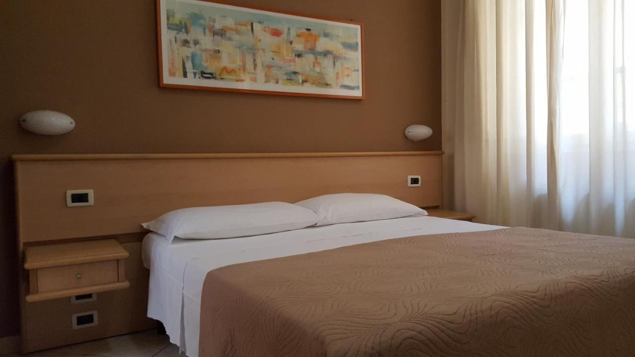 Hotel Astor Pisa Ngoại thất bức ảnh