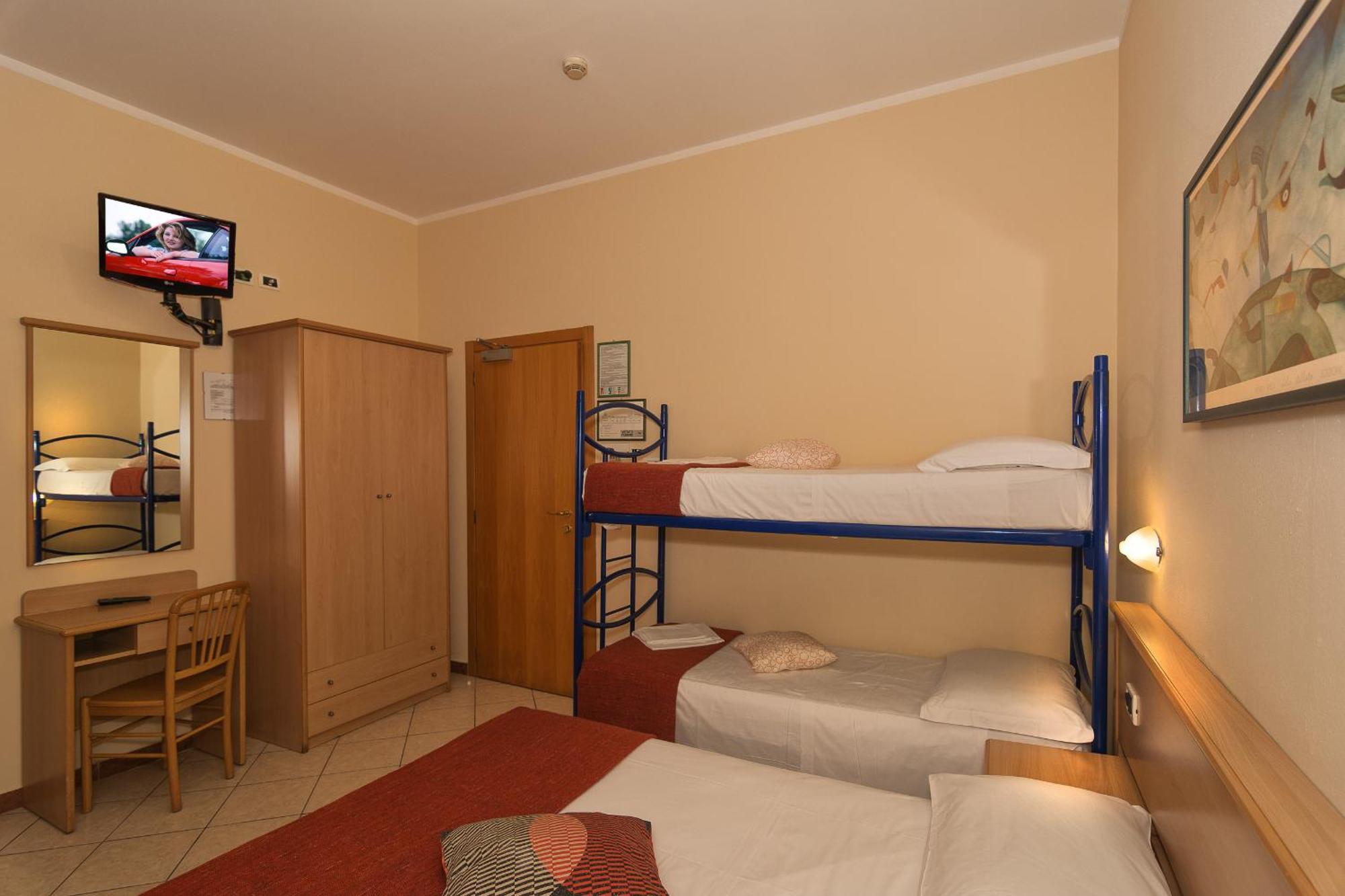 Hotel Astor Pisa Phòng bức ảnh