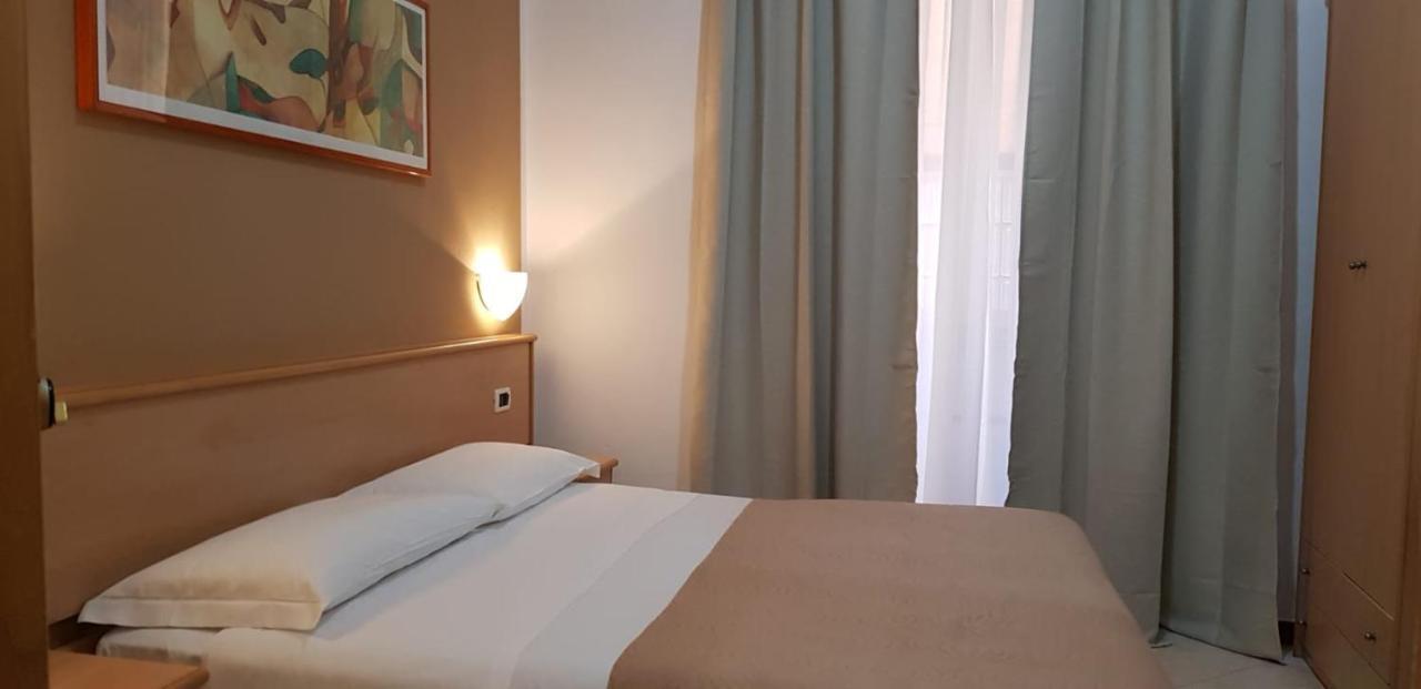 Hotel Astor Pisa Ngoại thất bức ảnh